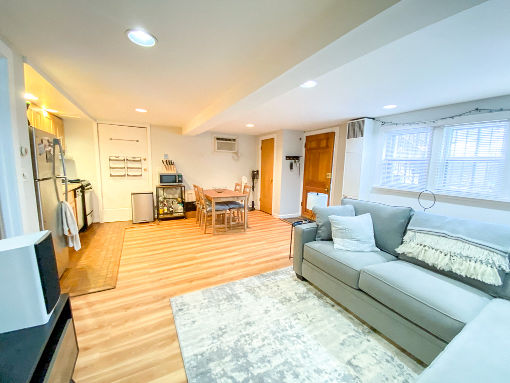 1846 N. Orleans St. 1846 N. Orleans St., Chicago, IL 60614 Old Town Triangle - Leasing by Cross Street